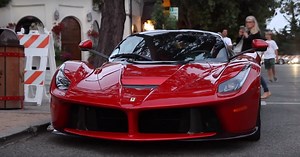 This LaFerrari Is Dressed In the Same Shade of Red as Ferrari's 2007 F1 Cars