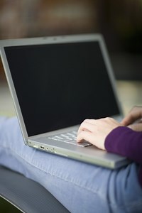 How to Keep Your Laptop Screen From Dimming When It Is Unplugged | Techwalla