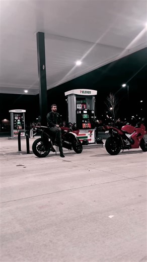 Late night 7-Eleven hangs #motorcycle #helpmemakethismakesense #bikers #honda #ducati