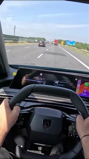 2024 Peugeot 3008 vs 2025 Peugeot 3008 Acceleration #shorts #car