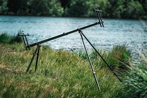 16K views · 278 reactions | ✅ Resistant ✅ Modular ✅ Stable ✅ Compatible with all our banksticks and buzz bars ✅ 3,6kg  130 € | Decathlon - Caperlan Carpfishing | Facebook