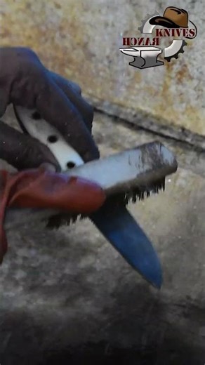 Acid Etching to Reveal the Final Steel Finish | 3112-B | Knives Ranch