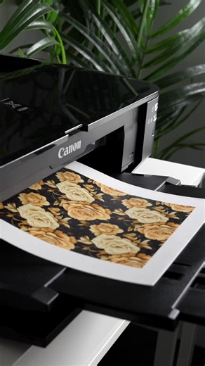 Decorating Cakes with Edible Images Tutorial