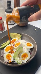 3.7M views · 43K reactions | BREAKFAST POWER BOWL. This is a simple breakfast that will keep you on track all day. The protein and healthy fats will keep you satiated and less hungry throughout the day. Full recipe in the comments! #lowcarb #lowcarbrecipes #ketorecipes #keto #healthyrecipes #goodmoodfood #whatsonmyplate #healthyfoodshare #breakfastideas | Shred Happens | Facebook