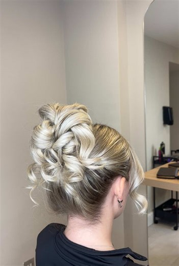 Pammy Updo Tutorial for Stunning Hair Styles