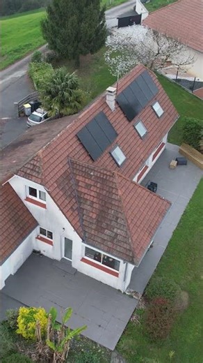 Installation Solaire à Saint-Faust (64) : Vue du ciel d'un chantier Force éco