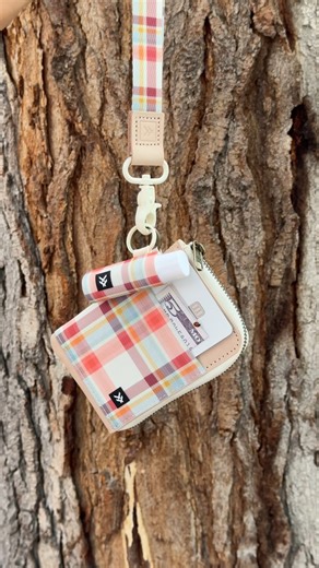 Thread Wallets® on Instagram: "The Zipper Wallet in Quinn 🌟"