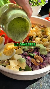 🌿✨ Esta ensalada saludable es perfecta para quienes buscan comidas livianas, nutritivas y fáciles de preparar en casa. | Saludablemente
