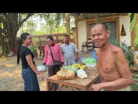 Traditional Khmer Cooking: Making Banh Chao with my Family