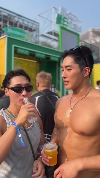 !! More More!! #handsomeboy #bodybuildingmotivation #gymmotivation #muscleman #handsomeguy #attractive #abs #筋肉 #fitness #hot #trend #BODYBUILDING #posing #hunks #bodybuilder #classic #MUSCLE #GYM #muscle #gym