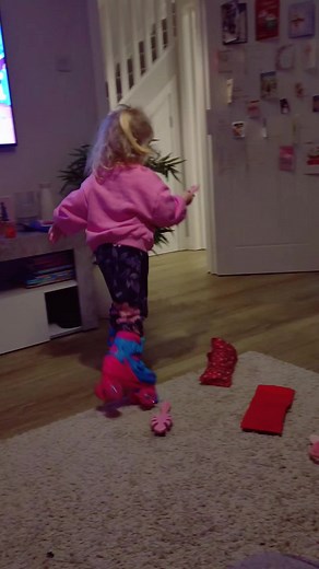up early and my three year old is already in her skates.....😂💞
