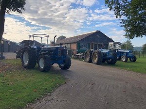 Ford Traktor/Tractor Grubbern, Pflügen, Kreiselegge
