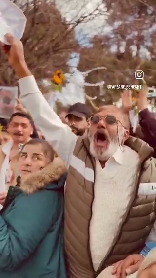 علی کریمی چه خوب گفت:ديكر وطن را با اين ((ت)) بنويسيم!جون تن هاى زيادى در آغوششجان داده اند.((وتن))#KingRezaPahlavi #DigitalBlackOutIran