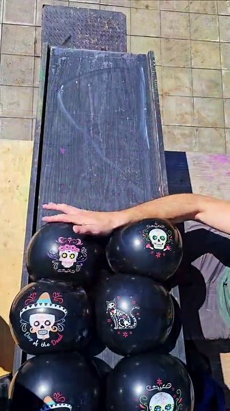 Captivating ASMR Balloon Bursting Sounds for Relaxation