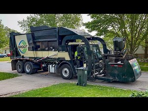 Groot’s Little McNeilus Meridian Curotto Can Garbage Truck