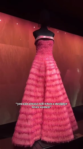 Haute Couture Fashionista on Instagram: "someone once said, “you can always tell when a designer loves women” …. Armani Privé “dream exhibition”💖 @giorgioarmani 🎥aime.in.milano"