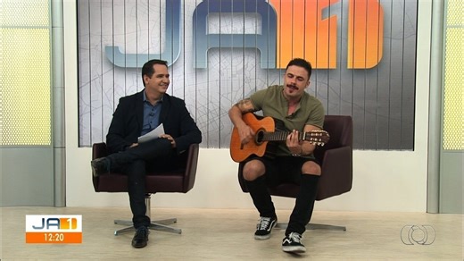 Rodrigo Marim canta no estúdio do JA 1ª edição