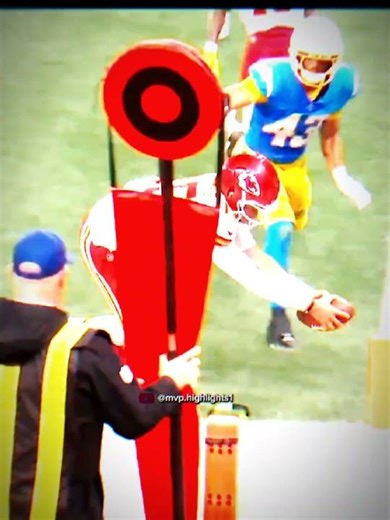 Looking a Little Mahomie! 🙏🏾🤣 #shorts #nfl #viral