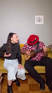 Playing the Greek classic “Menexedes ke zoumpoulia”. Venezuelan waltz meets Greek tradition. Erini & Jorge Glem —— Παίζοντας το αγαπημένο «Μενεξέδες και ζουμπούλια». Η Ελληνική παράδοση συναντά τη μουσική παράδοση της Βενεζουέλας. ♥️ Ερήνη & Χόρχε Γκλεμ | Erini