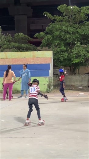 chota bachha ✅✅ #skating#skates#skate#roadskating #rollerblading#rollerskating
