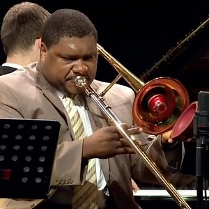 Wycliffe Gordon @wycliffegordonofficial performing "Sweet Louisiana" with Wynton Marsalis on trumpet, Oliver Franc and Victor Goines on saxophone, Dan Nimmer on piano, Ali Jackson on drums, Bob Wilber on clarinet and Carlos Henriquez on bass live in 2009. . For more follow @trumpetband . . #jazz #jazzmusic #jazzvideo #trumpetband #chetbaker #trombone #jazztrombone #trombonesolo #jazztrumpet #trumpet #jazzsolo #solosection #jazzmusician #music #musicians #jazzhistory #jazztrumpeter #trumpetplayer