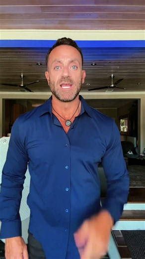 This 16 way stretch dress shirt looks sharp right out of the closet, stays smooth throughout the