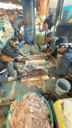 Amazing Super Fast Telapia Fish Cutting In ghazipur mandi #shortvideo #fish #rrrm