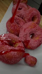At this point, im the queen of “I need sumn sweet” so who tryna be the king👀👀👀 lol yes these might not be professionally plated but the sensationally good! Hood snack fav! #kimmyskreations | Kimmy’s Kreations