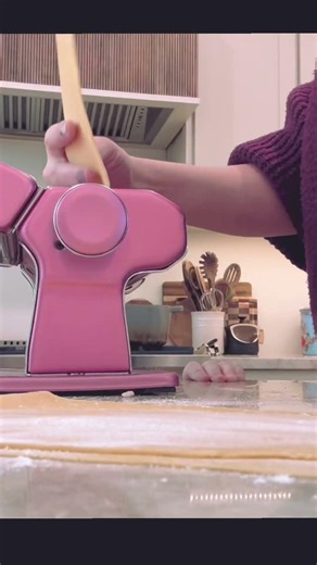 EASY QUICK HOMEMADE SPAGHETTI NOODLES!!I made these for my family of 8 & made 2 meals with 1 recipe