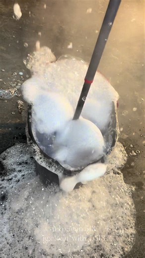 Oxy-Oxi Scrub: The Ultimate Cleaning Combination