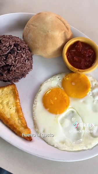 Desayuno típico en Mi Ranchito, Nicaragua