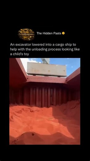 History 📌 Entertainment 📽️ News 🎤 on Instagram: "Cargo ships come in all sizes from small coastal ones to absolute giants 🚢🌊🤯 that cross entire oceans. The biggest are Ultra Large Container Vessels over 400 meters long and nearly 60 meters wide—longer than four football fields lined up. Follow @thehiddenpasts for more hidden history gems 📜✨ These massive ULCVs can carry more than 24,000 shipping containers at once making global trade possible on a huge scale. On the smaller side Handysize