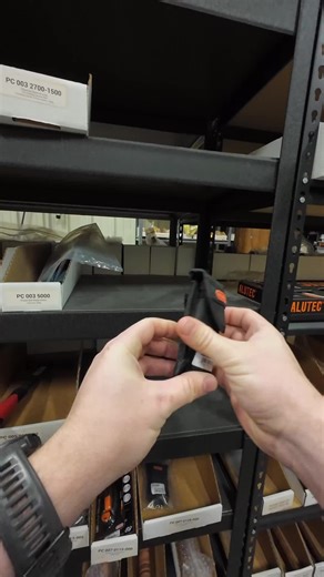 Two knife styles in one. Tool Of The Day™: Picard Folding Locking Utility Knife #kctool #kctoolcrew #tooloftheday #picard #picardtools #knife #knives #utilityknife #foldingknife #pocketknife America's #1 German Tool Distributor - KC Tool