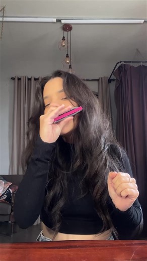 Chillin’ with the blues and a pink Special 20 🎶💗 By Amanda Ventura