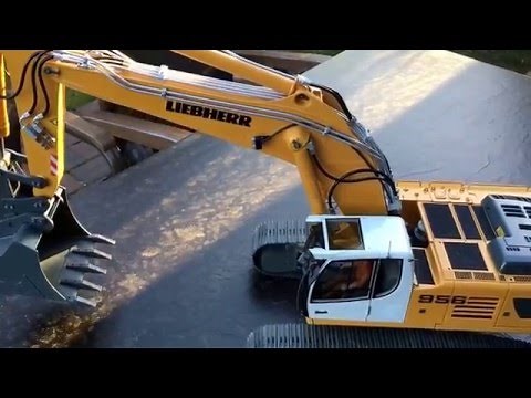 PREMACON - Liebherr R956 Kettenbagger - Modellvorstellung ### RC excavator close impressions