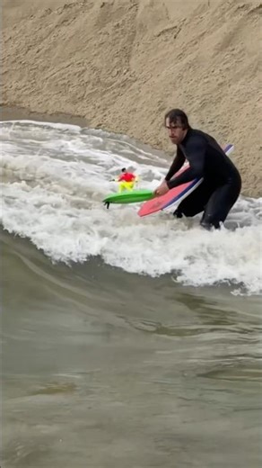 $1000 dollar RC Surfer VS Weird Waves ‪@DJI‬