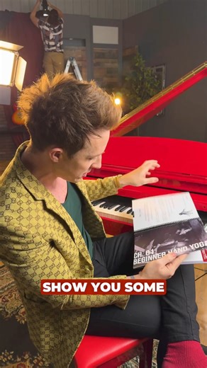Do you love the piano, but feel stuck, unable to progress despite hours of practice? 👇 Doubt you'll ever be able to play the melodies that move you? Don't let these obstacles extinguish your musical flame. A REVOLUTION IN MUSICAL LEARNING AWAITS YOU. Discover our FREE Masterclass that promises to shake up the way you approach the piano. ✅ In just 21 days, with the Ridley method, you'll experience unimaginable progress. This method, specially designed for those who dream of mastering the instrum