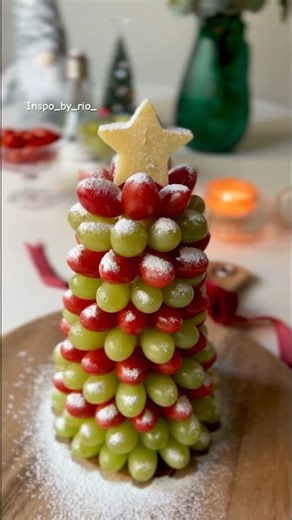 How to make a beautiful Fruit Christmas tree 🎄 #christmasinspiration #fruitart #fruitparty