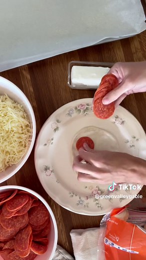 Easy Recipe for West Virginia Pepperoni Rolls