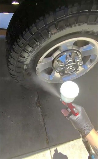 The best way to apply tire shine #pov #detailing #detailingcars #cleaning #businesstiktok