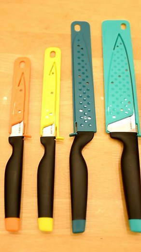 Upgrade your kitchen game with Tupperware knives! Watch how effortlessly chopping becomes when you switch from struggling with a cheap knife to the precision and ease of Tupperware’s high-quality blades. 🍴✨ For more information contact your nearest independent Distributor or exclusive Tupperware storesUpgrade your kitchen game with Tupperware knives! Watch how effortlessly chopping becomes when you switch from struggling with a cheap knife to the precision and ease of Tupperware’s high-quality 