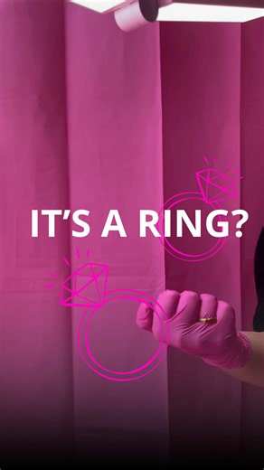 PIERCINGS = ULTIMATE LOVE💕 💖Malé tetovačky a piercing BEZ OBJEDNÁNÍ- PRAHA 🫶🏼 Tattoo and piercing studio (walk in) 👏🏽 Pro objednání na větší tetování nám napište do zpráv 📩 💗Otevírací doba: Pondělí-Čtvrtek od 12:00 do 18:00 a Pátek 12:00-17:00 (nejpozději tedy můžete přijít v 18:00/a v Pátek v 17:00) ⚠️INFO⚠️ •Malé tetovačky děláme pouze bez objednání, pro velké tetování si napište o termín do zpráv 💗 •v 1 den můžete přijít jak na tetování, tak na piercingy •piercingové šperky používáme