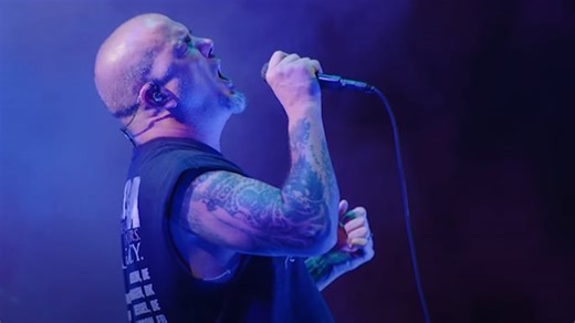 See Mini-Documentary On PHILIP ANSELMO's Halloween Haunted House