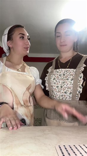 @Ade Darya❤️❤️💙🙏 cozonacul nostru gigant 🤣🤏🏻#trend #fy #cozinaci #viral #fy