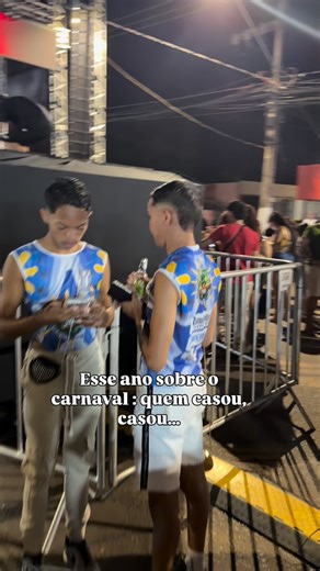 Dublê de rico on Instagram: "#fy #meme #humor #carnaval #lgbt"