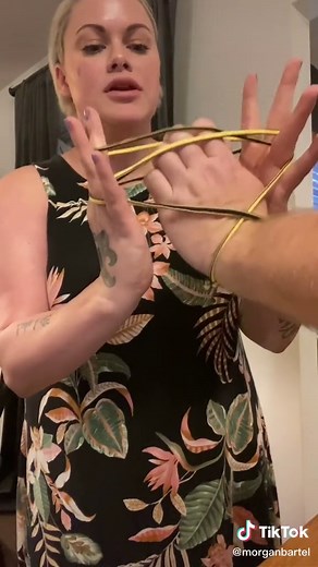 Cat's Cradle Tutorial: Learn Fun Yarn Tricks from the 90s!