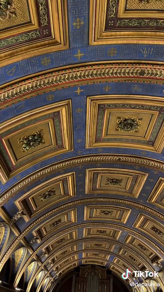 Visit the Chapel of Saint Vincent DePaul in Paris
