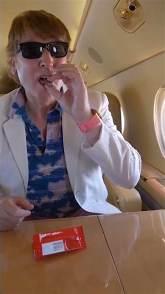 PRIVATE JET dining in style!