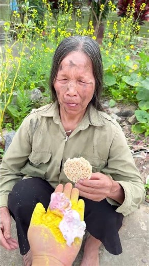 The older brother bullies the two beggar women, and the ending evokes memories of his mother.😭😭