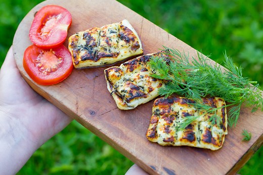 Nueve quesos para cocinar sobre brasas y subir el nivel de tus barbacoas (o en el grill de casa)